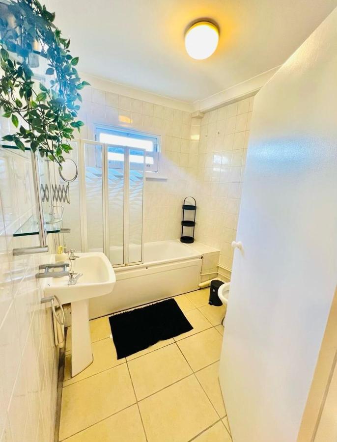 The Vista Apartment London Bagian luar foto